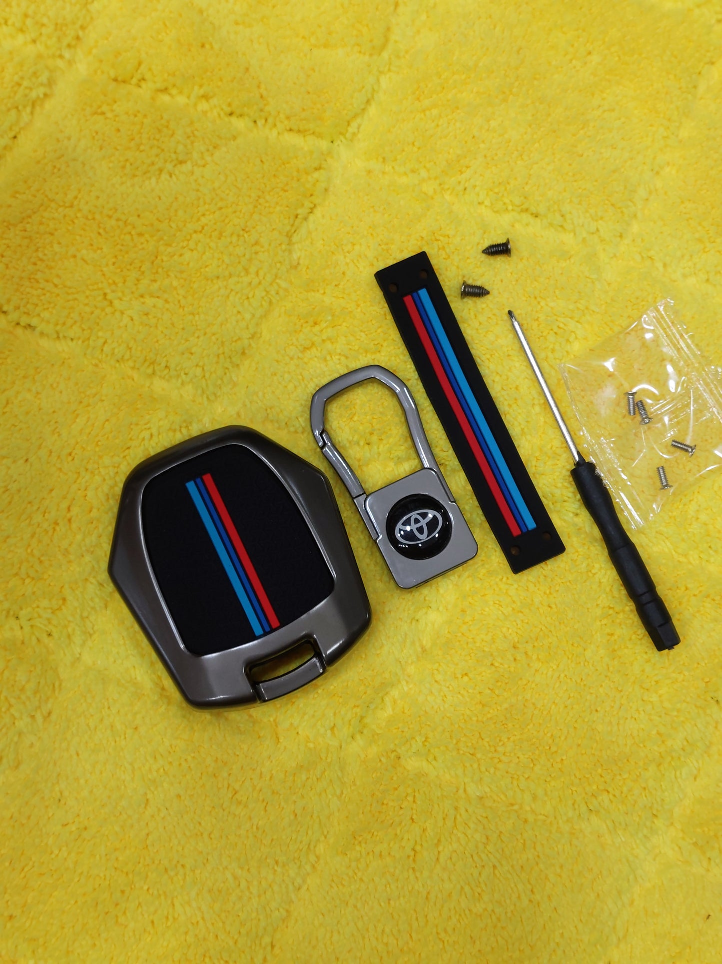 Corolla 2014–2025 Metallic Remote Cover