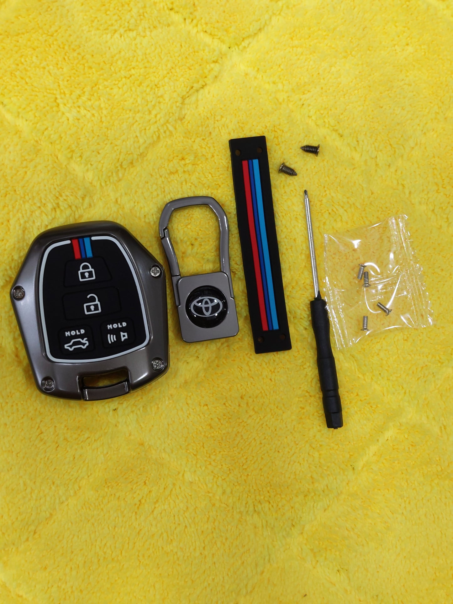 Corolla 2014–2025 Metallic Remote Cover