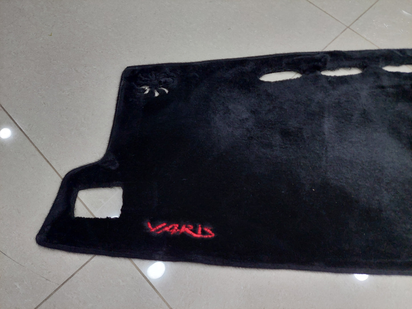 Toyota yaris velvet dashboard mat | Heat & Glare Protection Soft Velvet Texture
